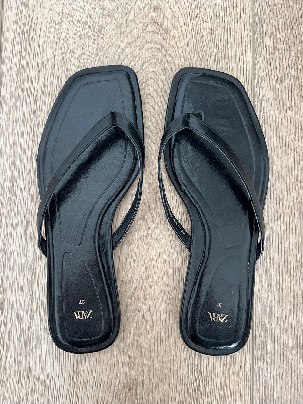 Zara Black Square-Toe Thong Sandals